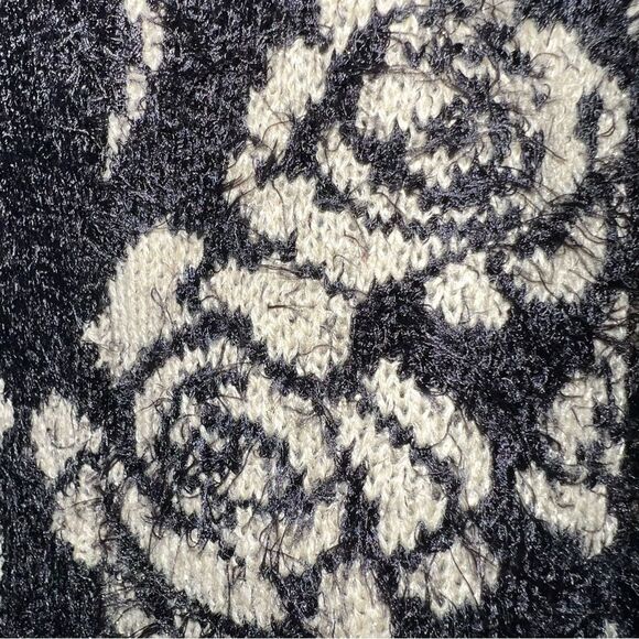 Black Rivet rose metallic print soft faux fur sweater cardigan jacket - Picture 7 of 12